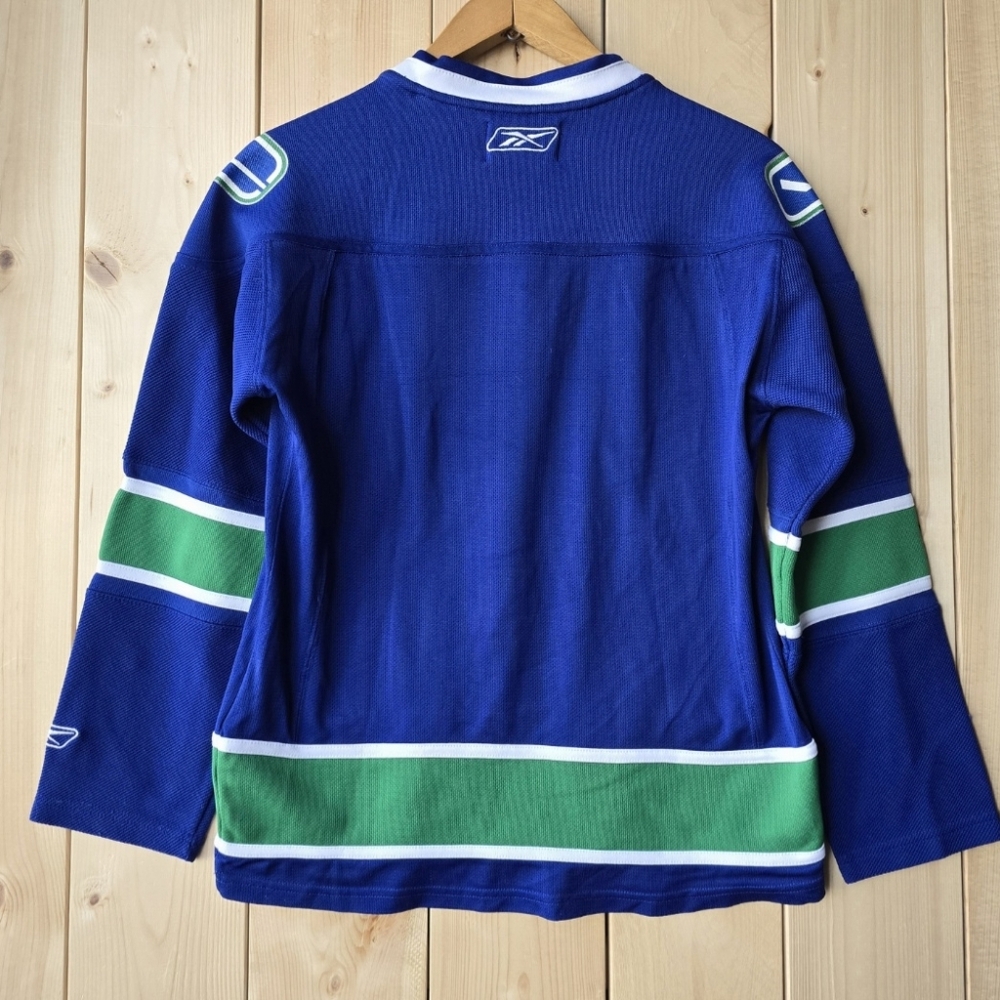 Vancouver Canucks NHL Hockey Reebok Green Blue Jersey Womens Small - Picture 6 of 9